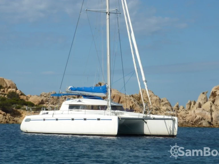 Verhuur Catamaran in Berre-l'Étang - Fountaine Pajot Venezia 42