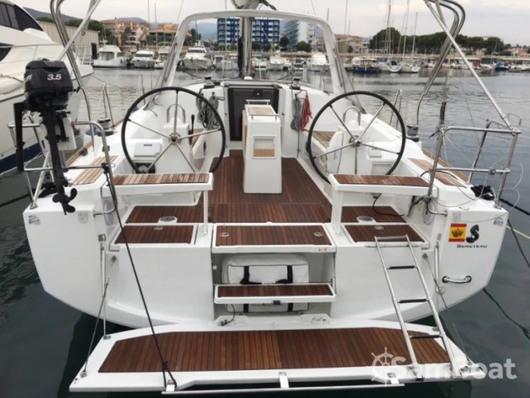 Bénéteau Oceanis 38.1 te huur van particulier of professional in Barcelona