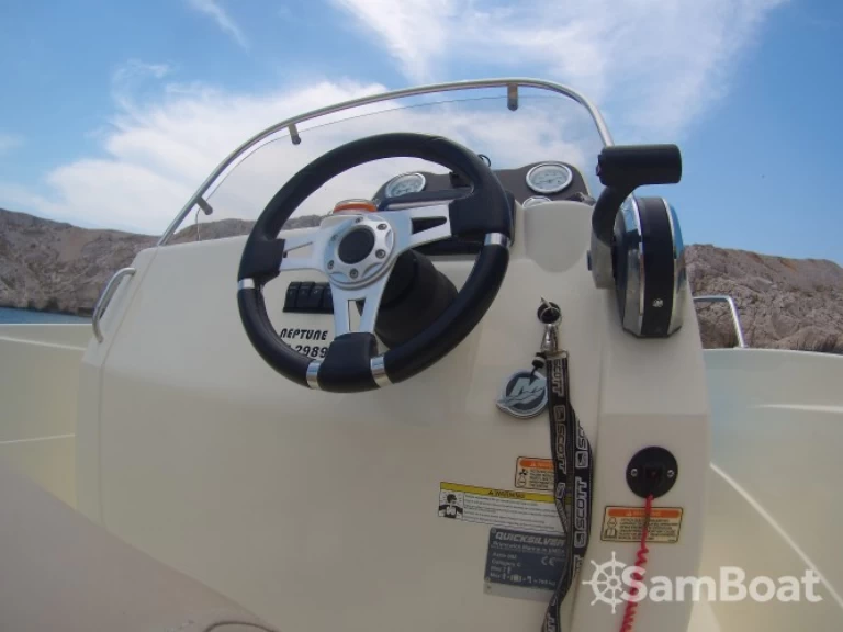 Huur Motorboot met of zonder schipper Quicksilver in Marseille