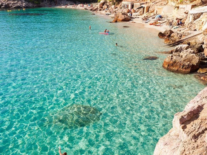 Zeilboot te huur in Sant Antoni de Portmany voor de beste prijs