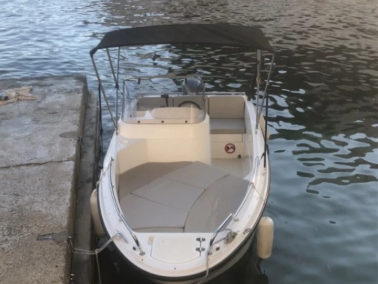 Huur een Quicksilver Activ 455 Open in Marseille