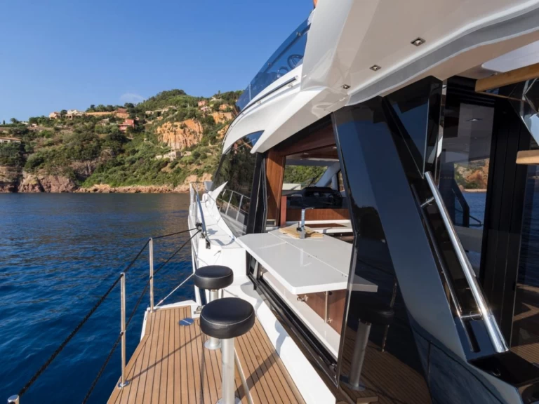 Bootverhuur Galeon Galeon 500 Fly in Cannes via SamBoat