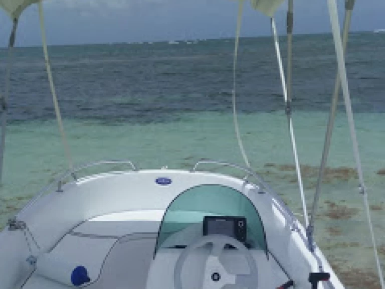 Verhuur Motorboot Rigiflex met vaarbewijs