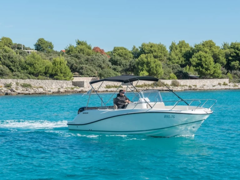 Huur Motorboot met of zonder schipper Quicksilver in Split