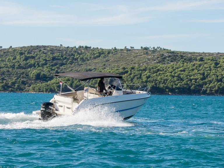Quicksilver Activ 805 te huur van particulier of professional in Trogir