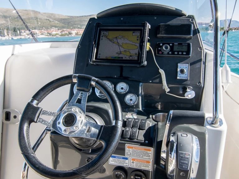 Jachthuur in Trogir - Quicksilver Activ 805 via SamBoat