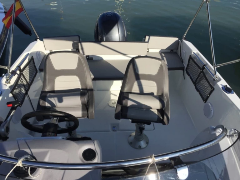 Huur Motorboot met of zonder schipper Jeanneau in Novi Vinodolski