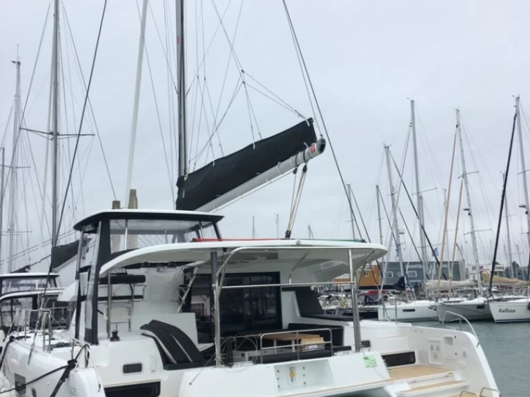 Verhuur Catamaran Lagoon met vaarbewijs