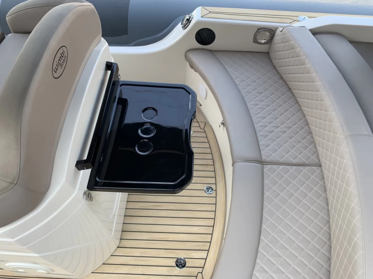 Bootverhuur Black by 3BBB 10.0 II in Port Grimaud via SamBoat