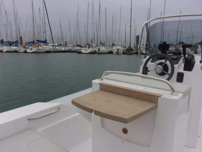 Bootverhuur La Trinité-sur-Mer goedkoop Tempest 625 Easy