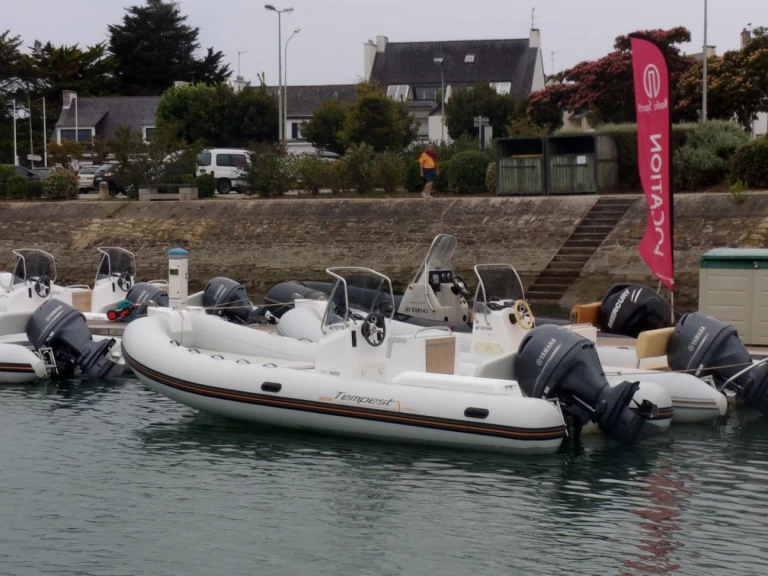 Bootverhuur La Trinité-sur-Mer goedkoop Tempest 625 Easy