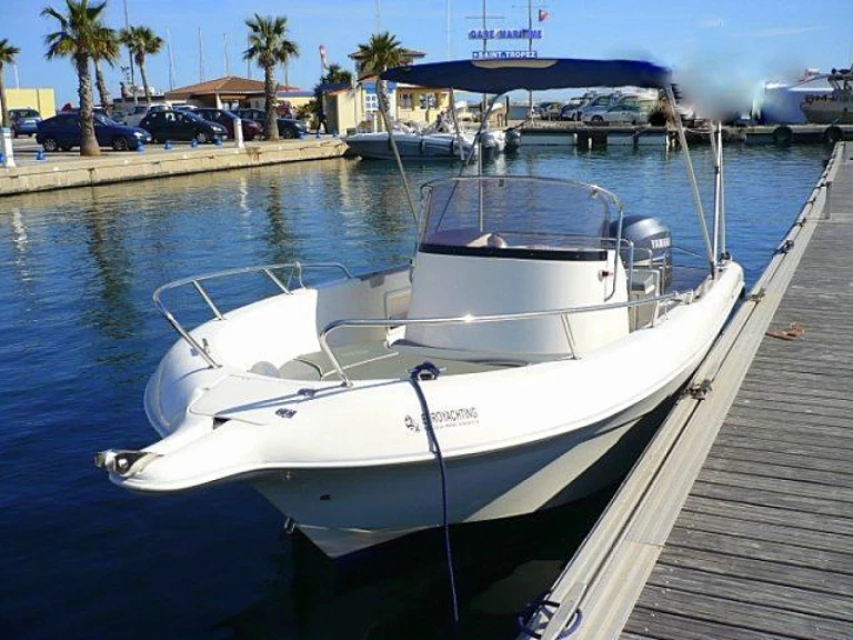 Huur een Pacific Craft Pacific Craft 500 Open in Nice