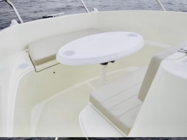 Huur Motorboot met of zonder schipper Quicksilver in Marseille