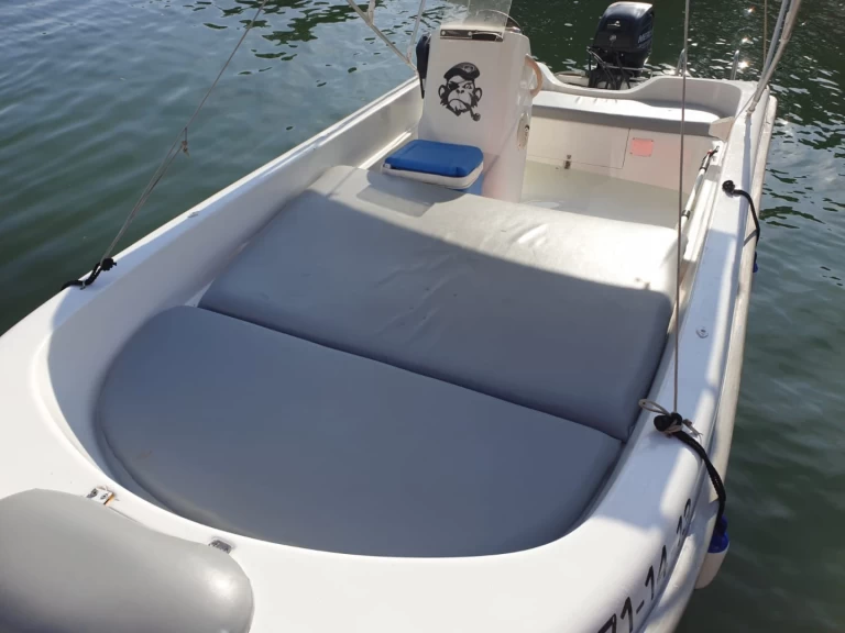 Huur Motorboot met of zonder schipper Astec in Santander