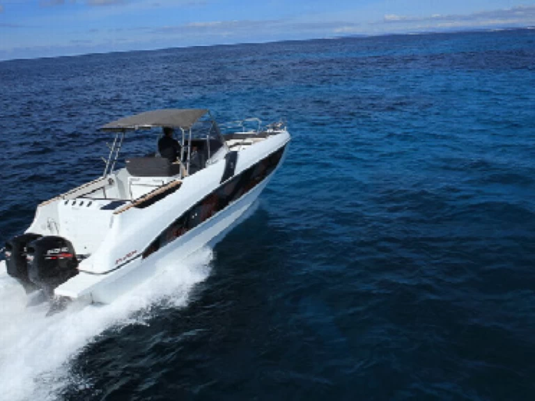 Bootverhuur Lorient goedkoop Flyer 8.8 SPACEdeck