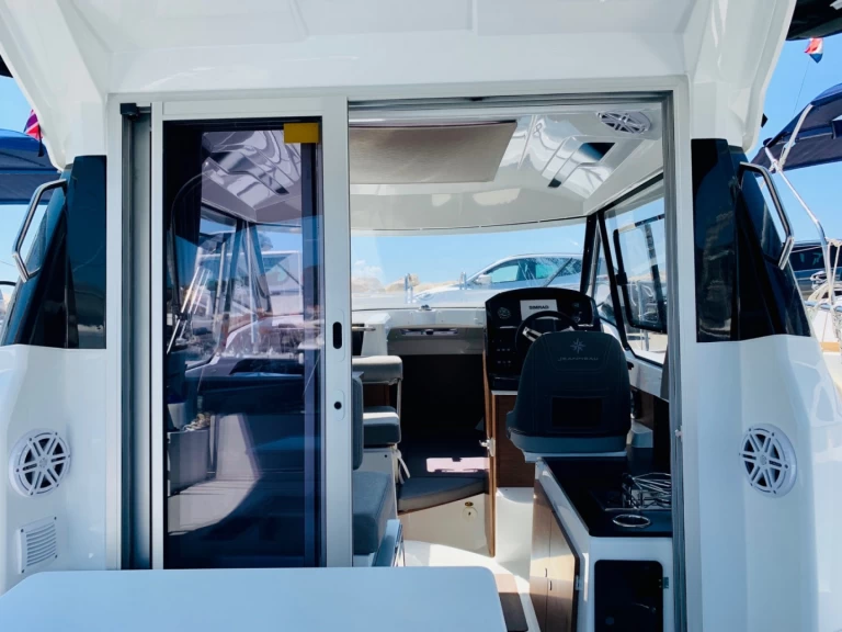 Motorboot te huur in Split voor de beste prijs