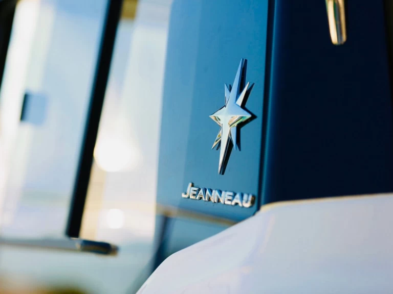 Bootverhuur Split goedkoop Antares 9 OB