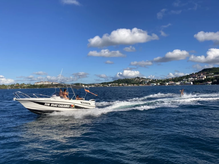 Lobster marion 7,3 te huur van particulier of professional in Les Trois-Îlets