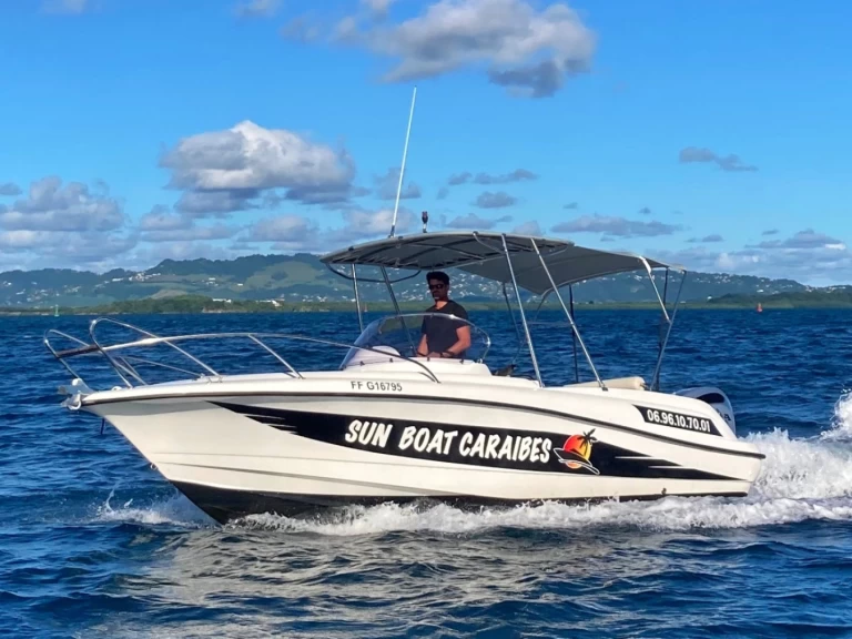 Lobster marion 7,3 te huur van particulier of professional in Les Trois-Îlets