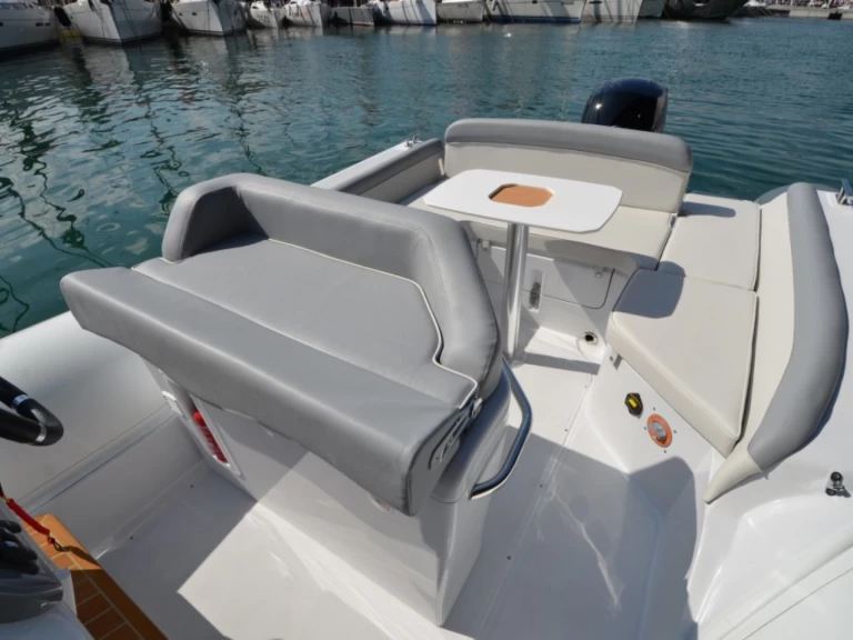 Bootverhuur Roses goedkoop Salpa Soleil 23