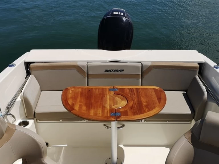 Motorboot te huur in Fos-sur-Mer voor de beste prijs