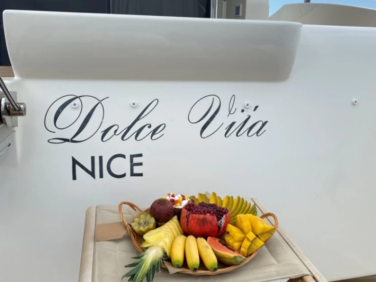 Huur Motorboot met of zonder schipper Azimut in Mandelieu-la-Napoule