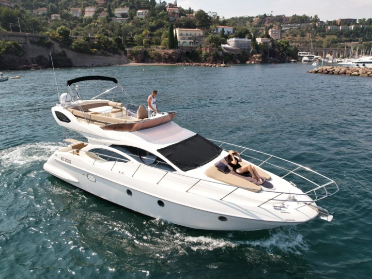 Huur een Azimut Azimut 43 Fly in Mandelieu-la-Napoule