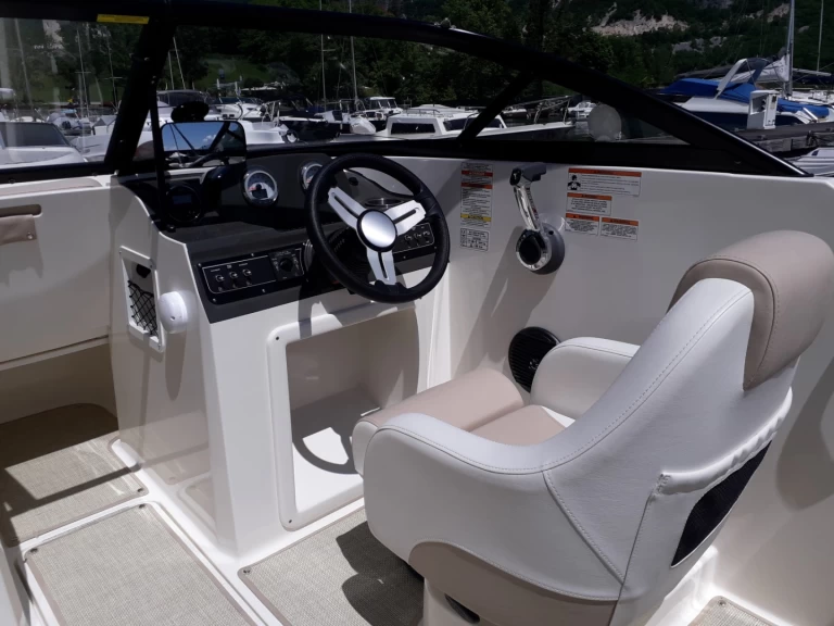 Motorboot te huur in Chindrieux voor de beste prijs