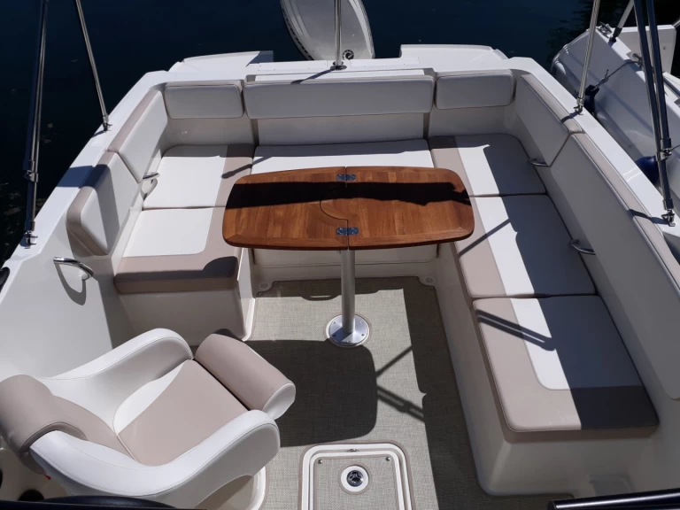 Huur een Bayliner VR4OE in Chindrieux
