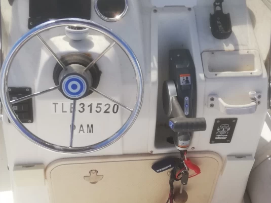 Huur een Zodiac Pro Open 550 in Six-Fours-les-Plages