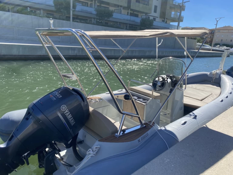 Huur een Capelli Tempest 650 in Fréjus