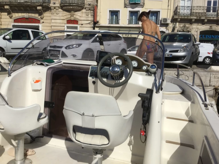 Motorboot te huur in Sète voor de beste prijs