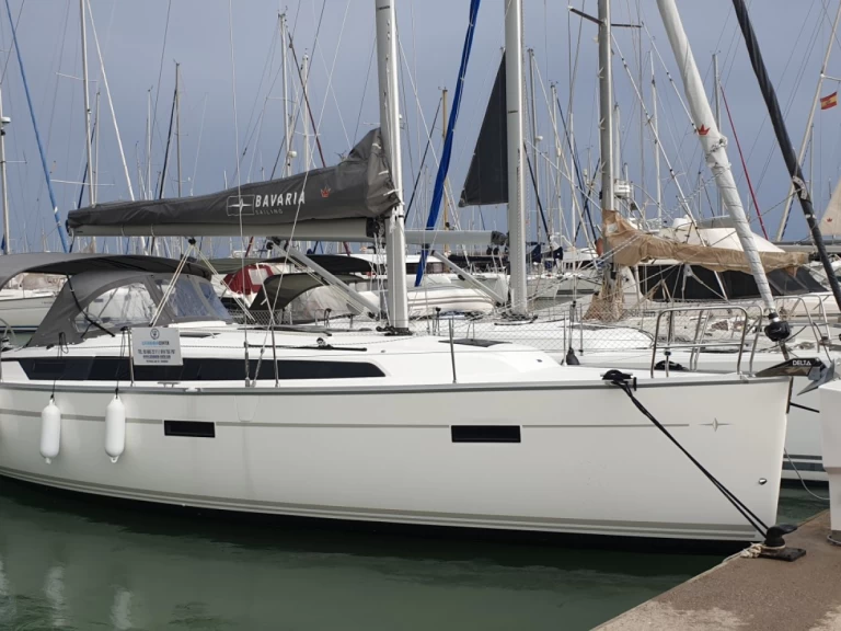 Verhuur Zeilboot in Getxo - Bavaria Cruiser 37