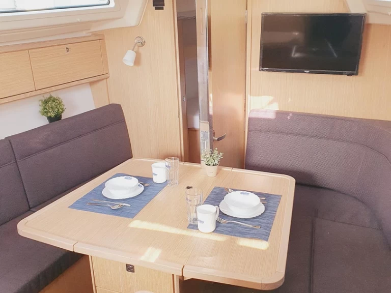 Huur een Bavaria Cruiser 34 in Pula