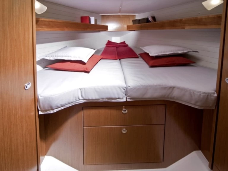 Jachthuur in Trogir - Bavaria Cruiser 32 via SamBoat