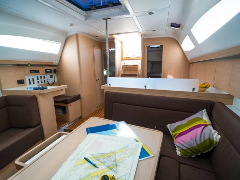 Huur een Elan Impression 45 in Biograd na Moru