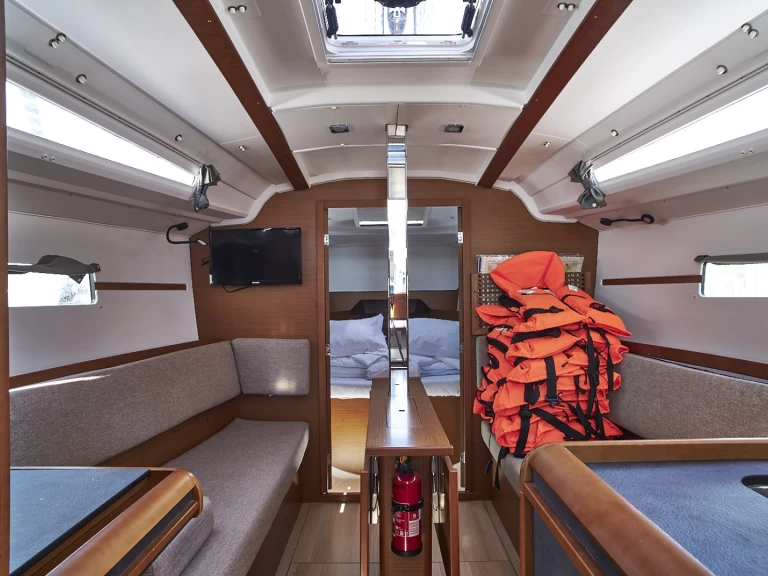 Verhuur Zeilboot Jeanneau met vaarbewijs