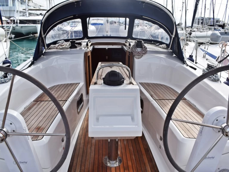 Huur een Bavaria Cruiser 34 in Kaštela
