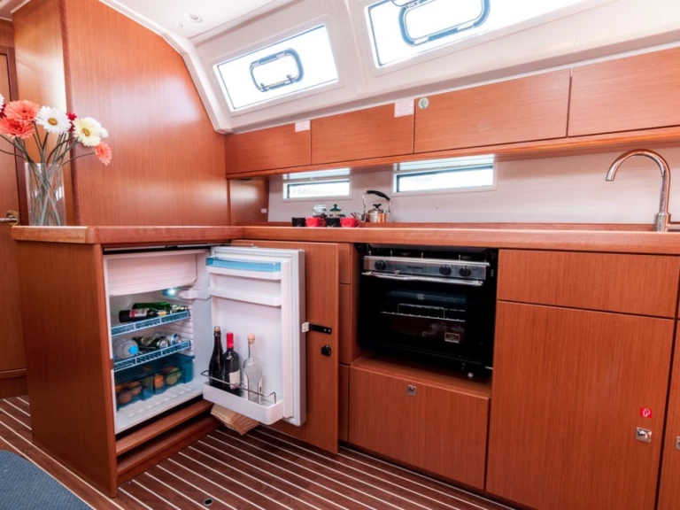 Bootverhuur Bavaria Cruiser 46 in Álimos via SamBoat