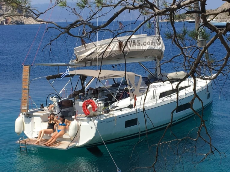 Jachthuur in Álimos - Bénéteau Oceanis 46.1 via SamBoat