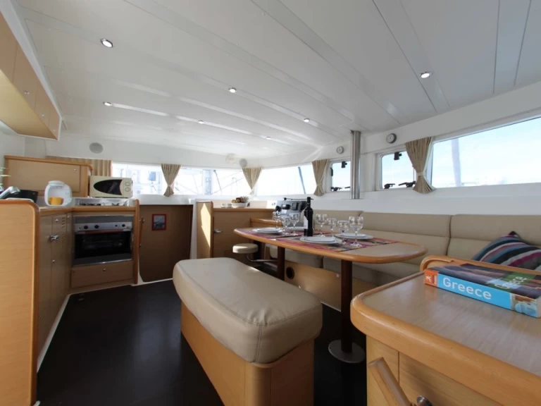 Huur een Lagoon Lagoon 420 in Álimos