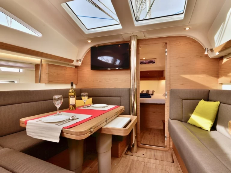 Zeilboot te huur in Šibenik voor de beste prijs