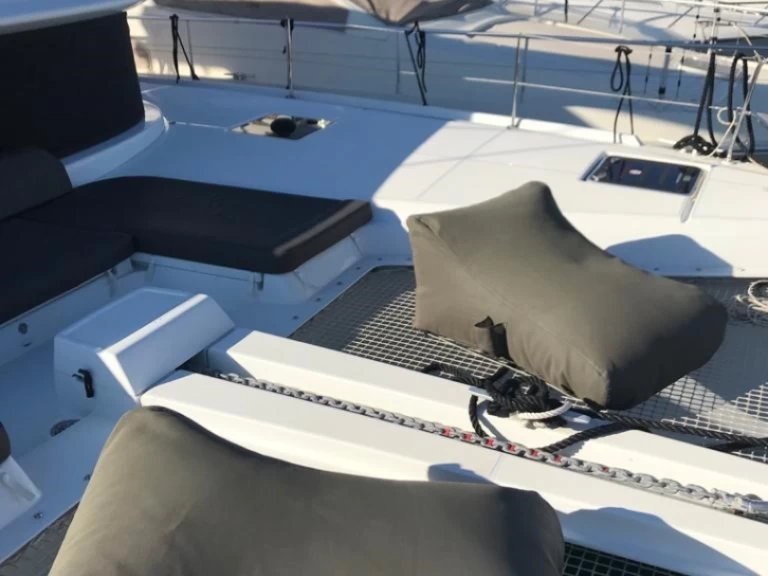 Huur een Lagoon Lagoon 46 in Álimos