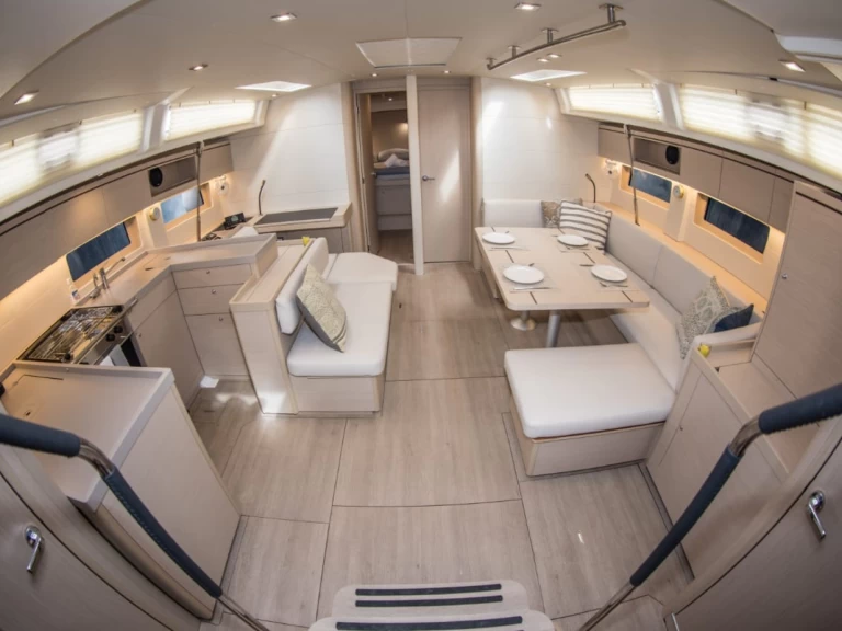 Bénéteau Oceanis 51.1 te huur van particulier of professional in Álimos