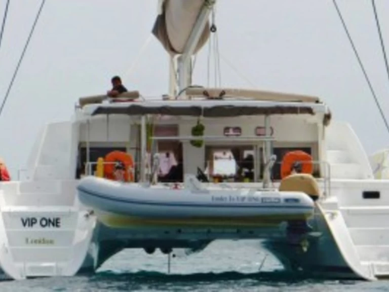 Catamaran te huur in Corazón de Jesús Island voor de beste prijs