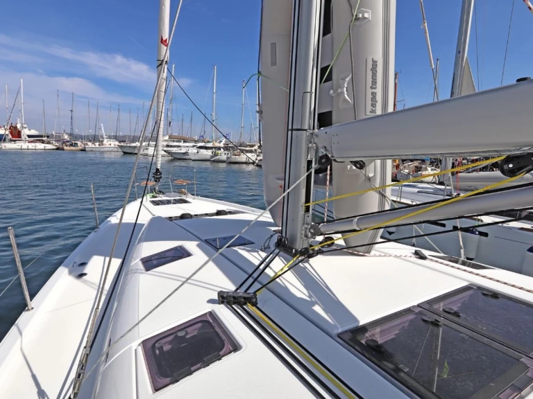 Huur een Jeanneau Sun Odyssey 490 in Lávrio