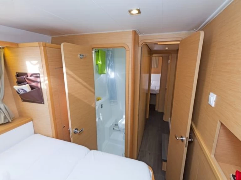 Huur een Lagoon Lagoon 400 S2 in Lávrio