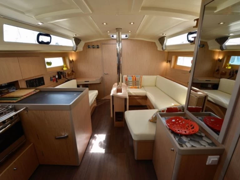 Verhuur Zeilboot Bénéteau met vaarbewijs