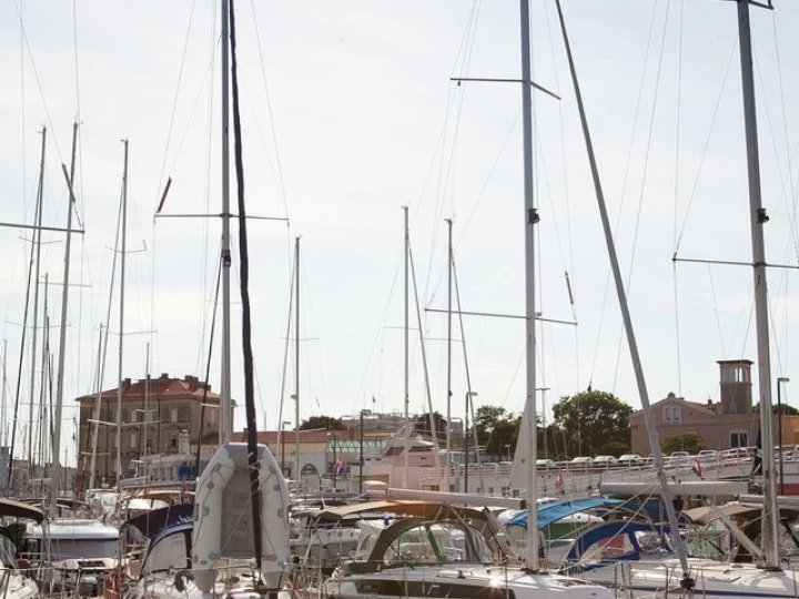 Bootverhuur Bavaria Cruiser 34 Style in Zadar via SamBoat