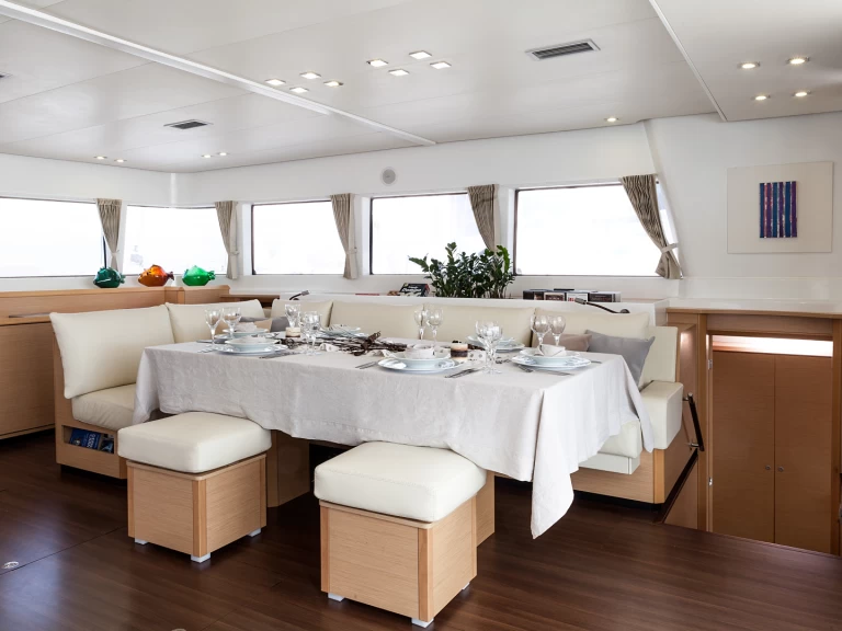 Verhuur Catamaran in Álimos - Lagoon Lagoon 620